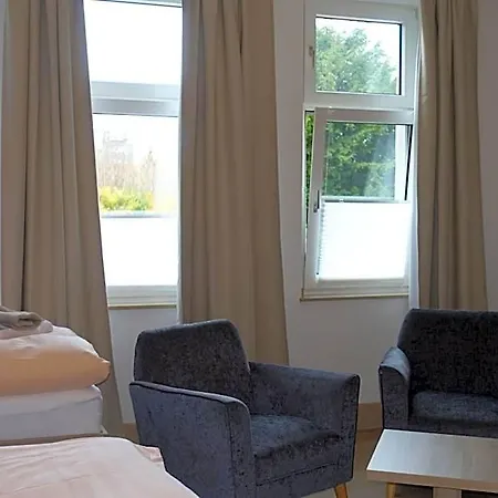 Hotel & Restaurant 