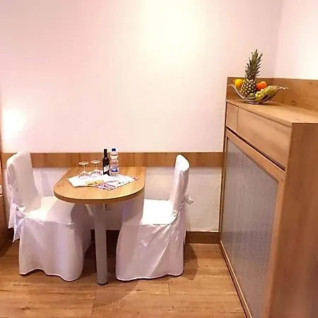 & Restaurant 